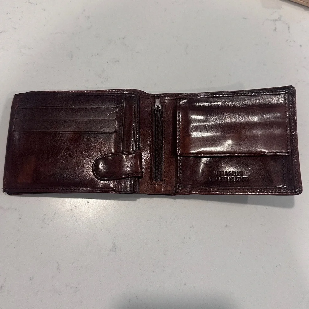 Vera Pelle Men’s Brown Leather Bi-Fold Wallet